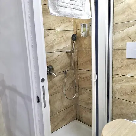 Casa Nina- Camera Ischia 公寓